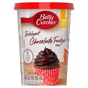 BETTY CROCKER INDULGENT CHOCOLATE FUDGE ICING 400G
